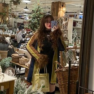 Meet your Posher, Mara